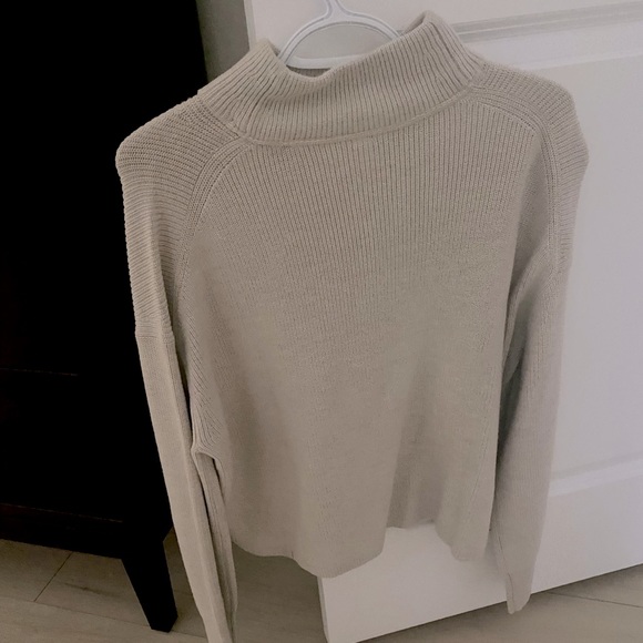 Never worn lululemon sweater! Sold out online 🤗🤗 - Picture 2 of 4